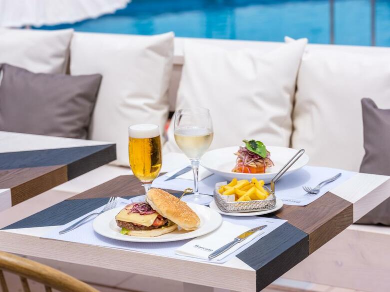 Apartamentos Paradise Beach
