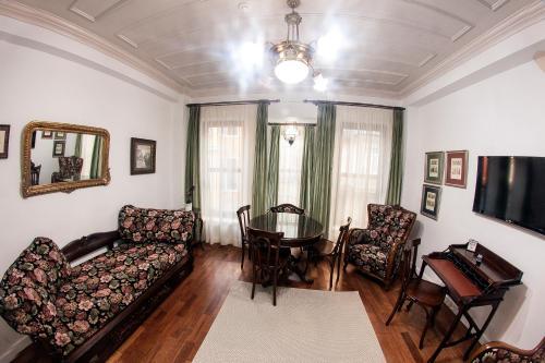 Villa Pera Suite Hotel