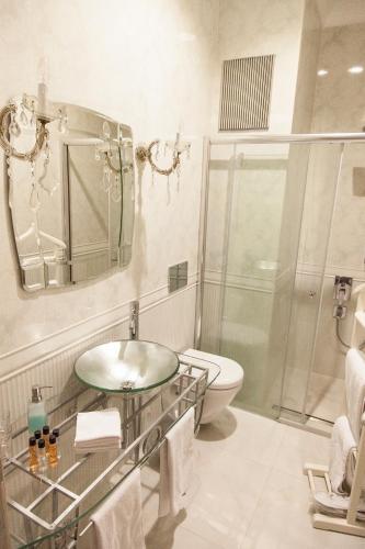 Villa Pera Suite Hotel