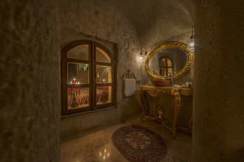 Hotel Elika Cave Suites