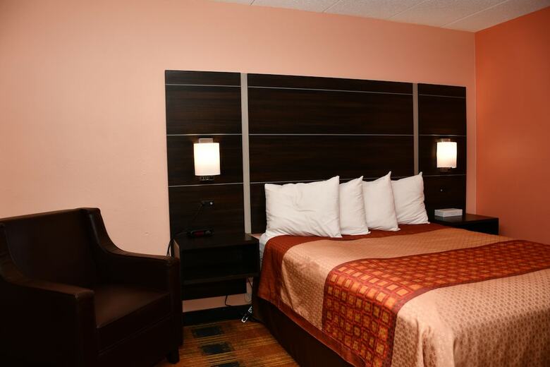 Hotel Regency Inn & Suites