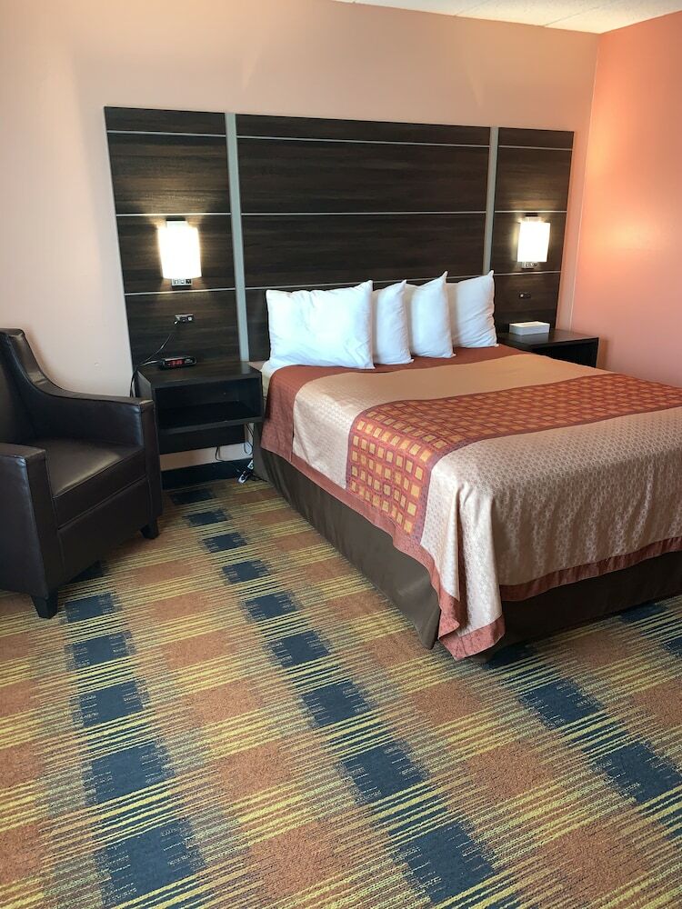 Hotel Regency Inn & Suites
