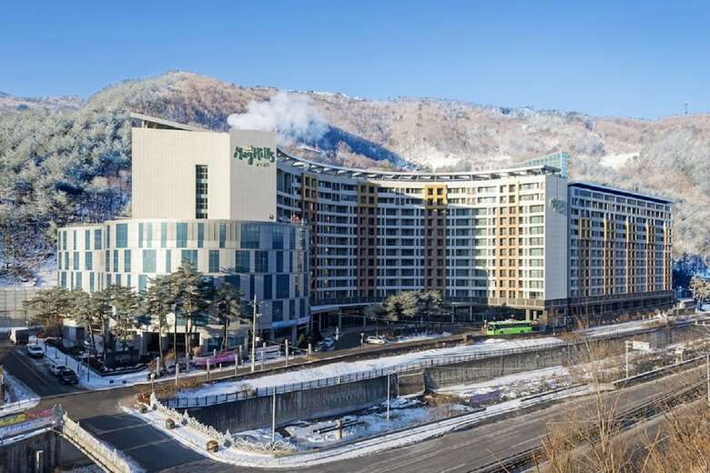Hotel Mayhills Resort
