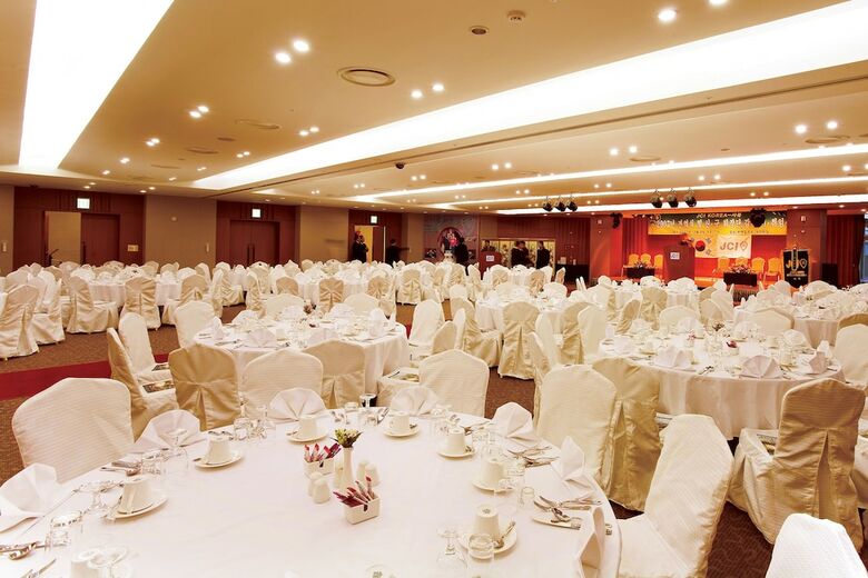 Hotel Mayhills Resort