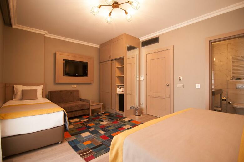 Perapolis Hotel