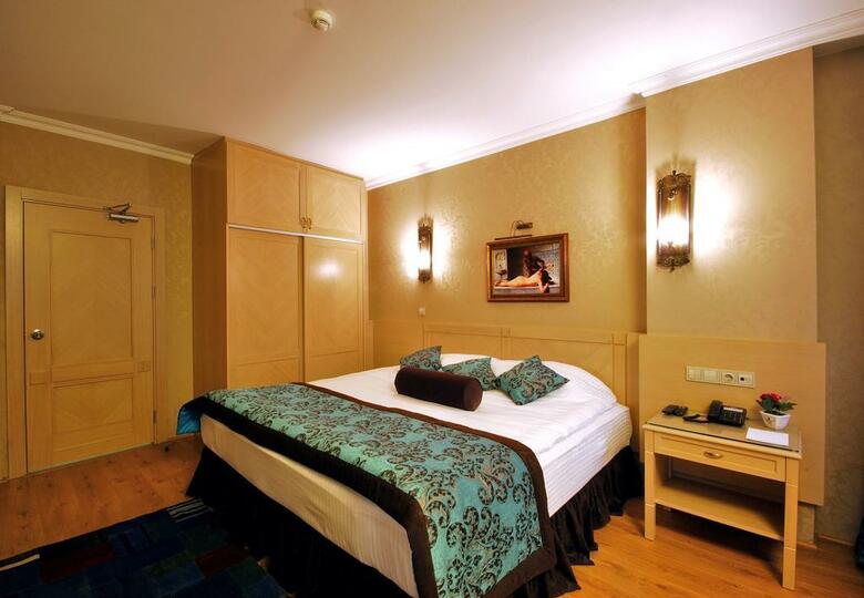 Perapolis Hotel