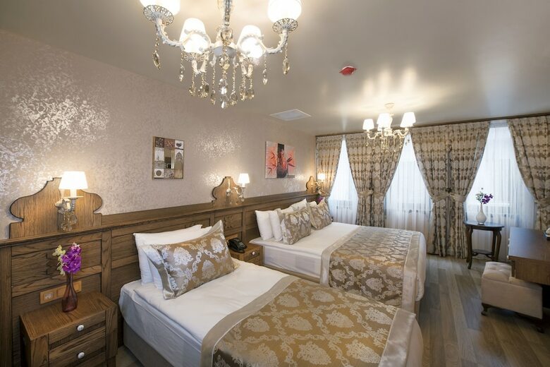 Perapolis Hotel