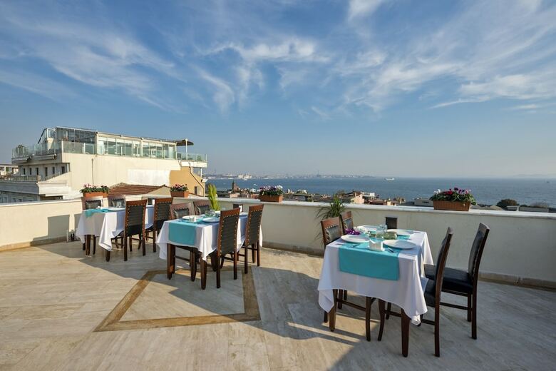 Perapolis Hotel