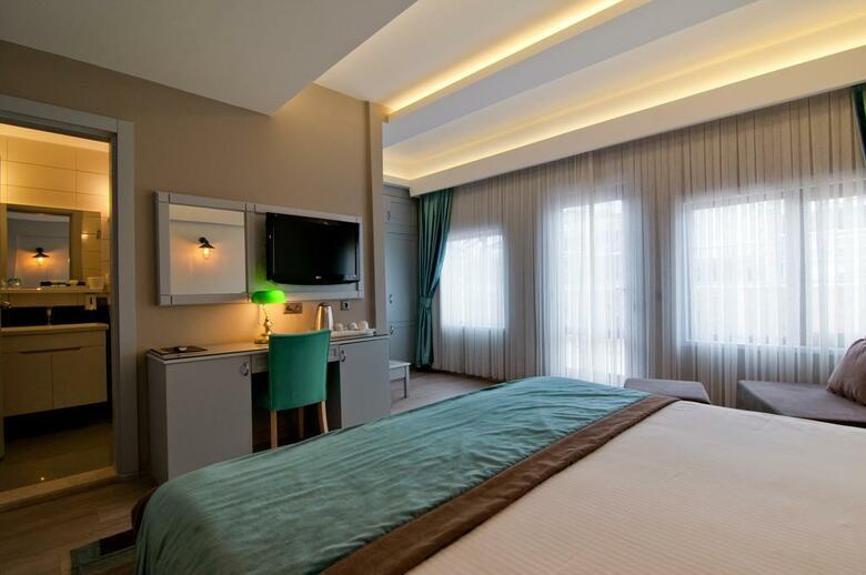 Perapolis Hotel