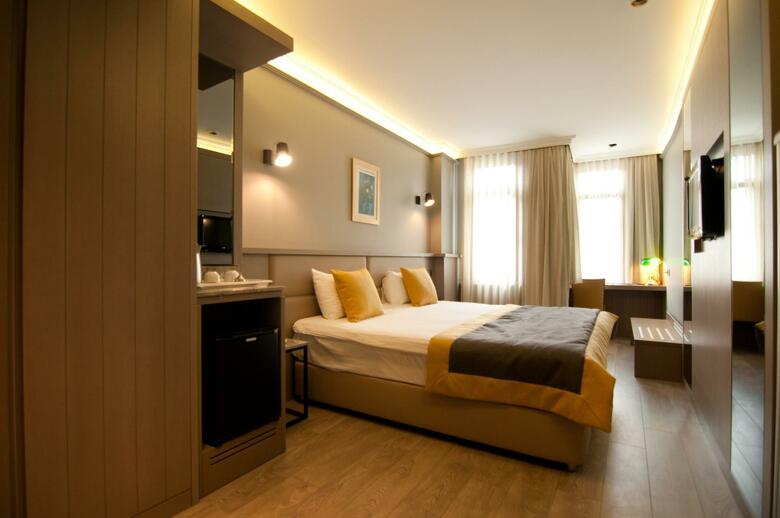 Perapolis Hotel