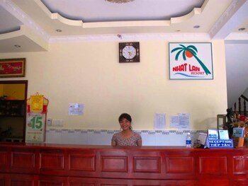 Hotel Nhat Lan Resort