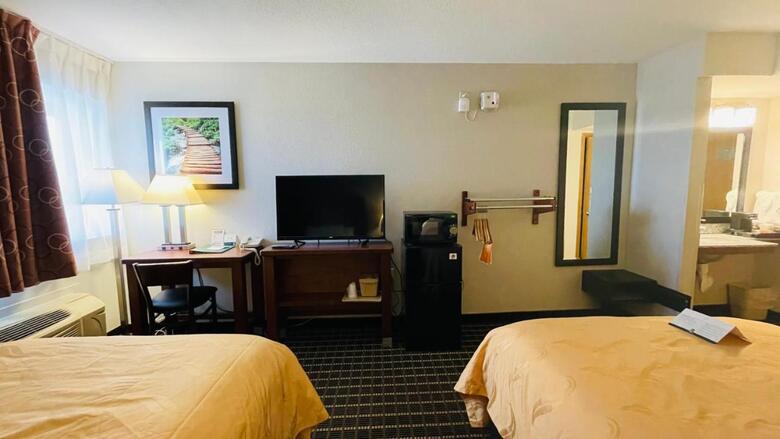 Hotel Roadstar Inn