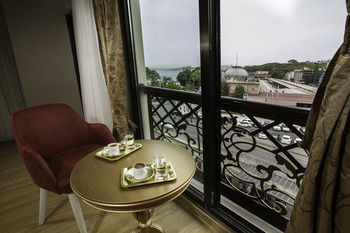Phosphorion Hotel
