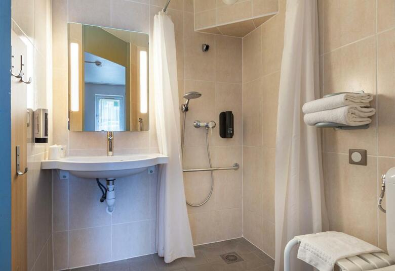 Hotel B&B H�tel Chartres Le Forum