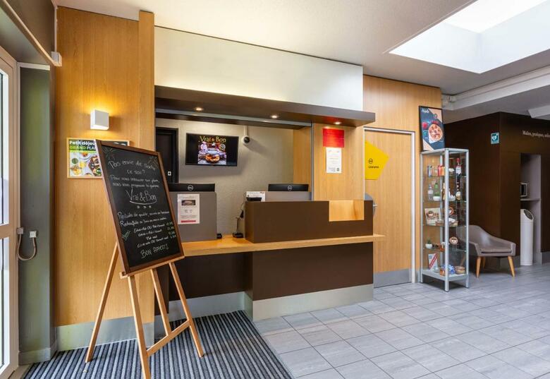 Hotel B&B H�tel Chartres Le Forum