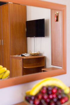 Raduzhny Hotel