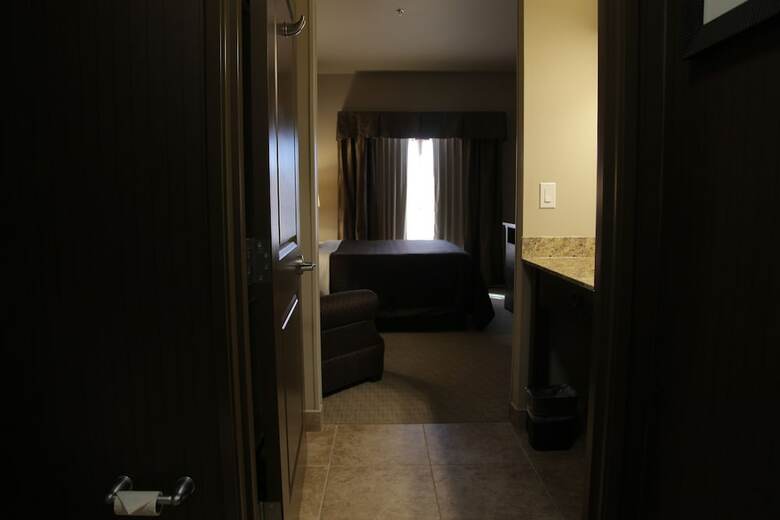 Hotel Teddy's Residential Suites Watford City