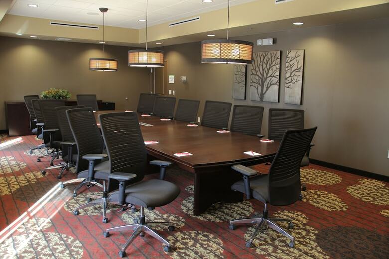 Hotel Teddy's Residential Suites Watford City