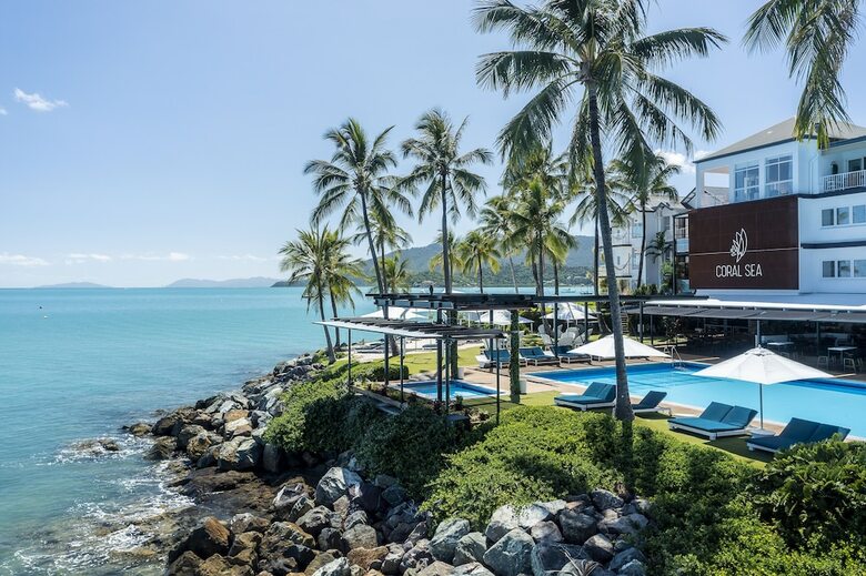 Hotel Coral Sea Resort