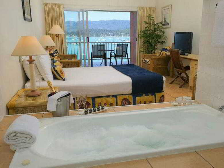 Hotel Coral Sea Resort