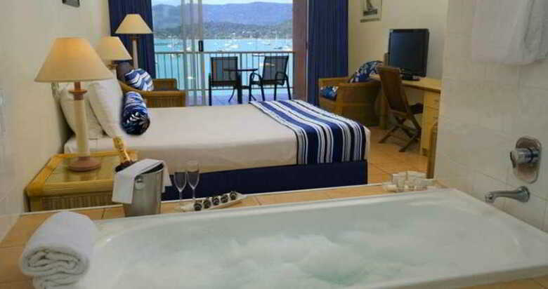 Hotel Coral Sea Resort