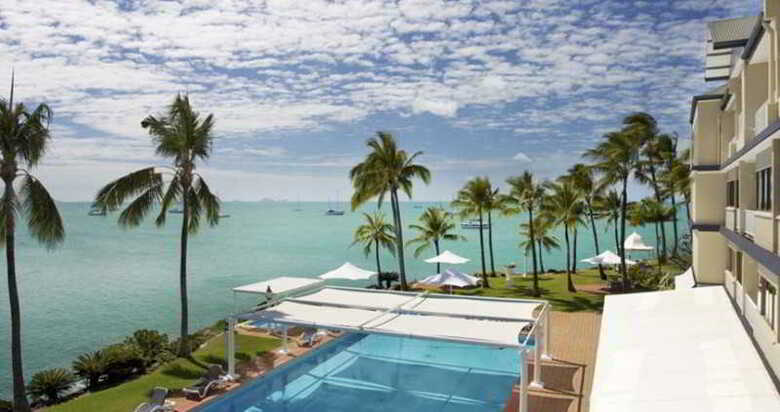 Hotel Coral Sea Resort