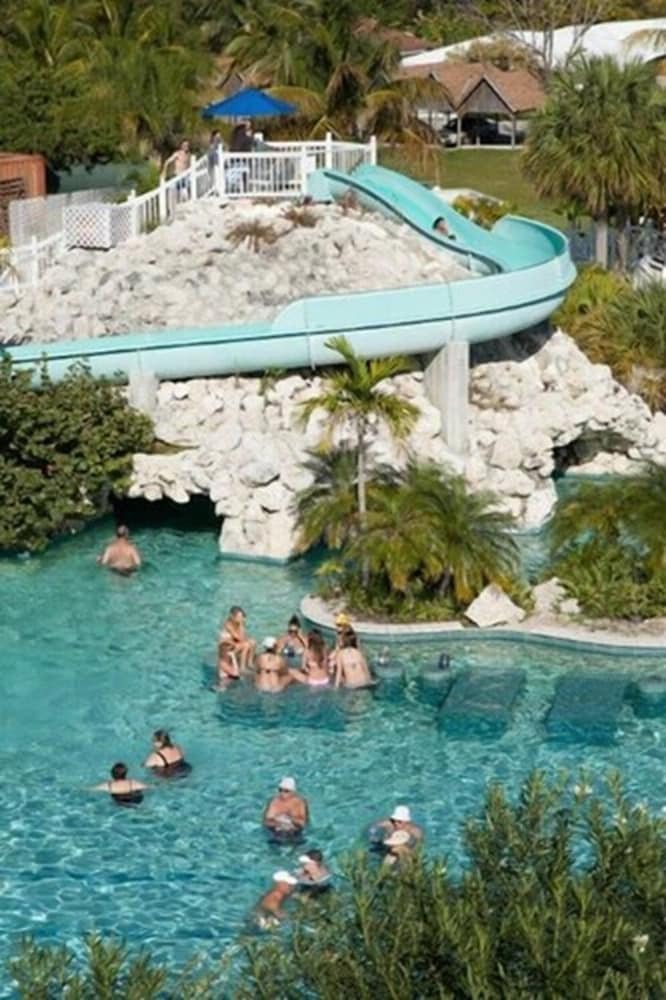 Flamingo Bay Hotel & Marina
