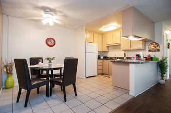 Apartamento Sunshine Suites At Midway