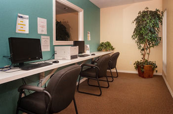 Apartamento Sunshine Suites At Midway