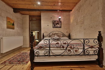 Riverside Mansion Hotel