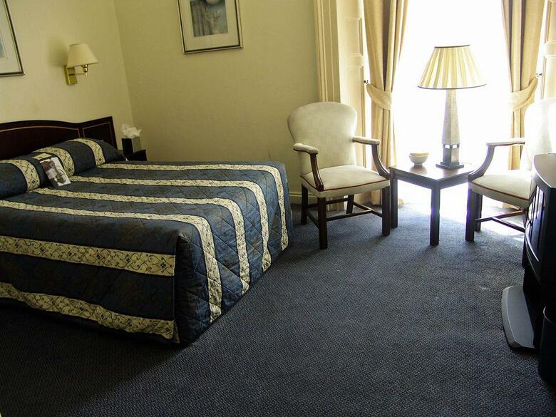 Clifton Hotel