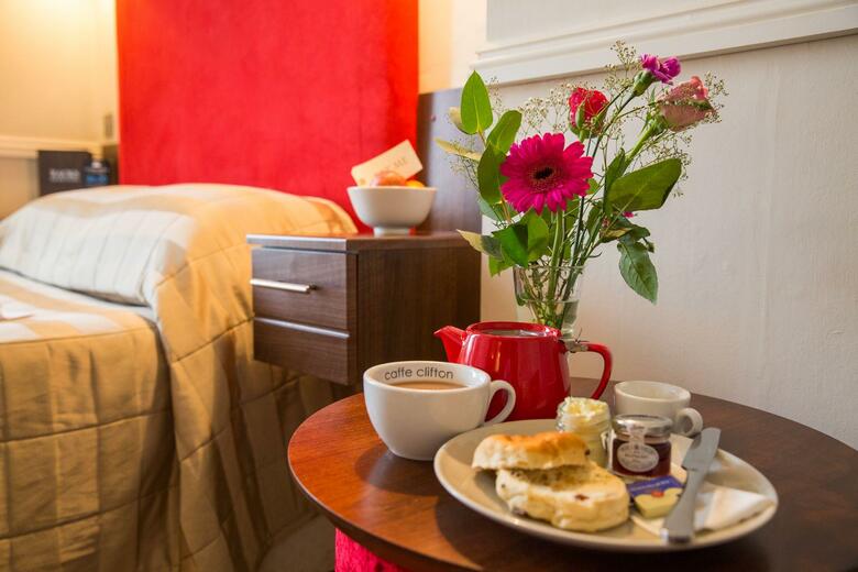Clifton Hotel