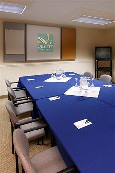 Hotel Quality Suites Whitby