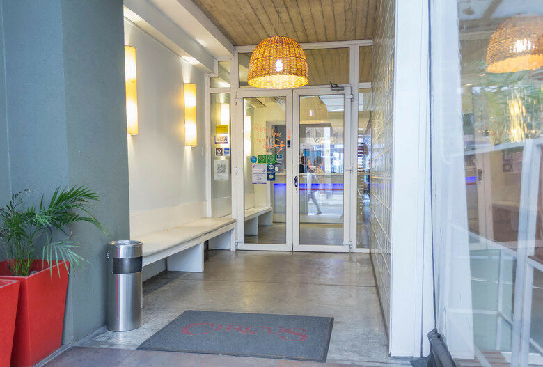 Hostal Circus Hotel & Hostel