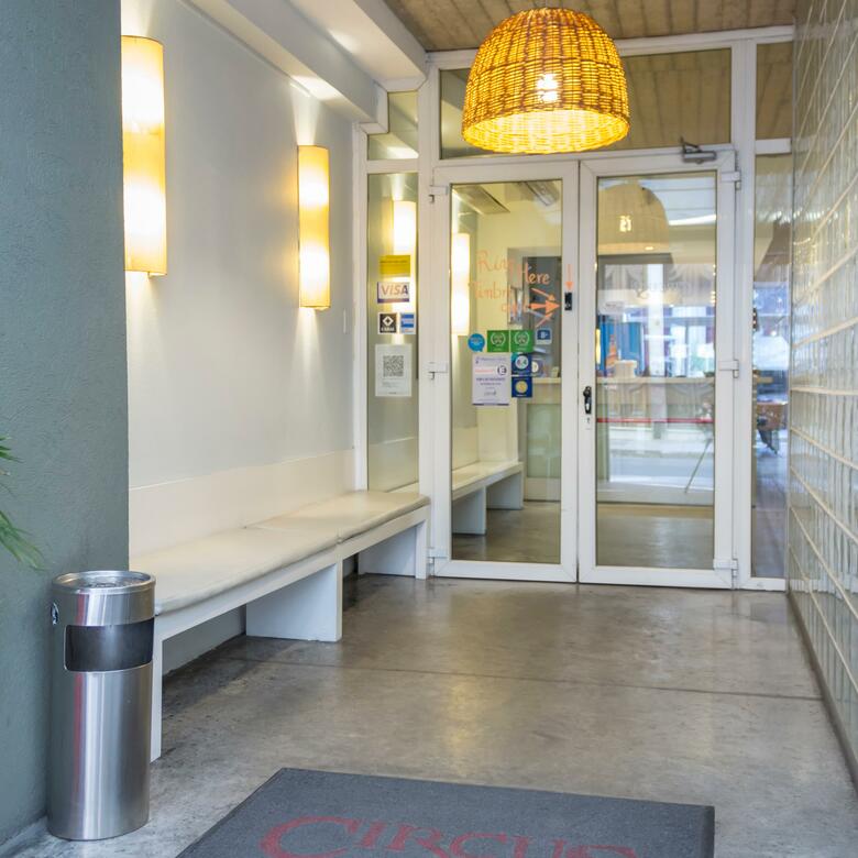Hostal Circus Hotel & Hostel