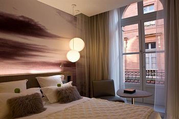 Le Grand Balcon Hotel