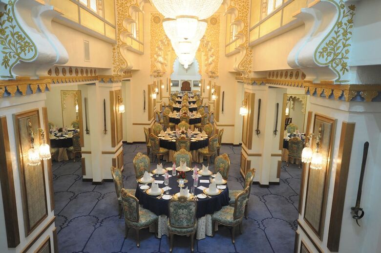 Hotel Fateh Prakash Palace