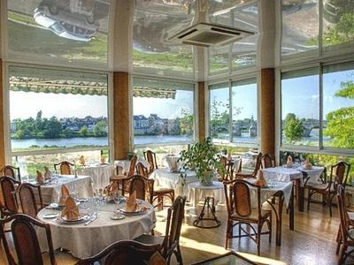 Hotel Le Grand Monarque