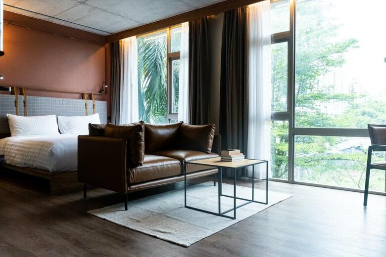 Tints Of Blue Hotel