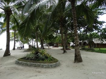 Hotel Whites And Greens Beach Resort