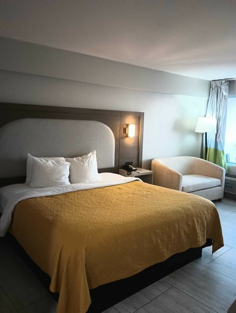 Hotel Quality Inn & Suites Oceanfront