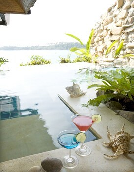 Hotel Captain Hook Resort