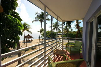 Hotel Drop Anchor Resort And Marina