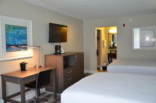 Opal Hotel & Suites
