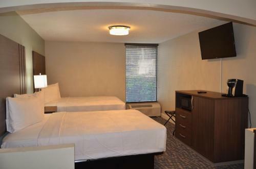 Opal Hotel & Suites