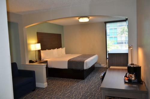 Opal Hotel & Suites
