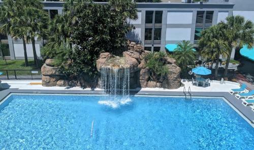 Opal Hotel & Suites