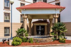 Hotel Comfort Inn & Suites