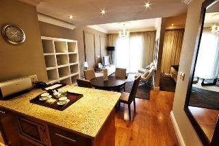 Cape Royal Luxury Hotel & Residence