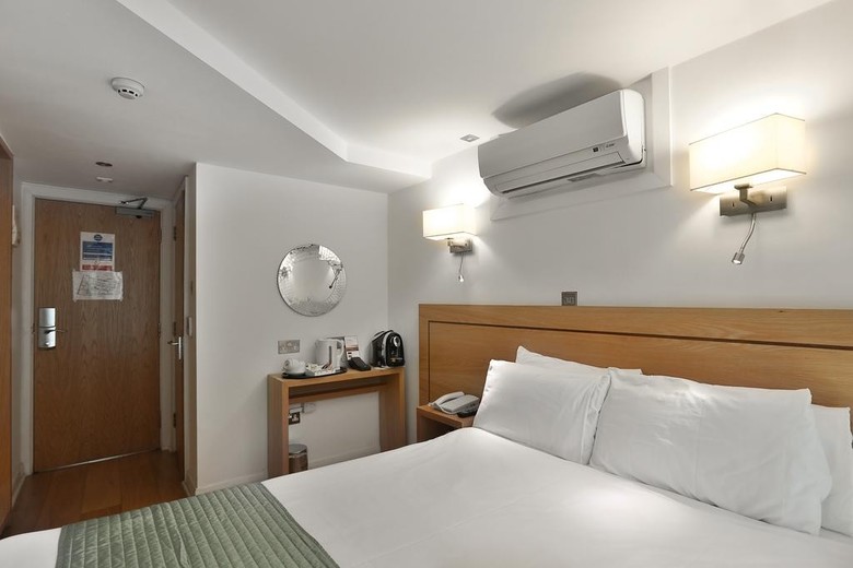 Ambassadors Hotel